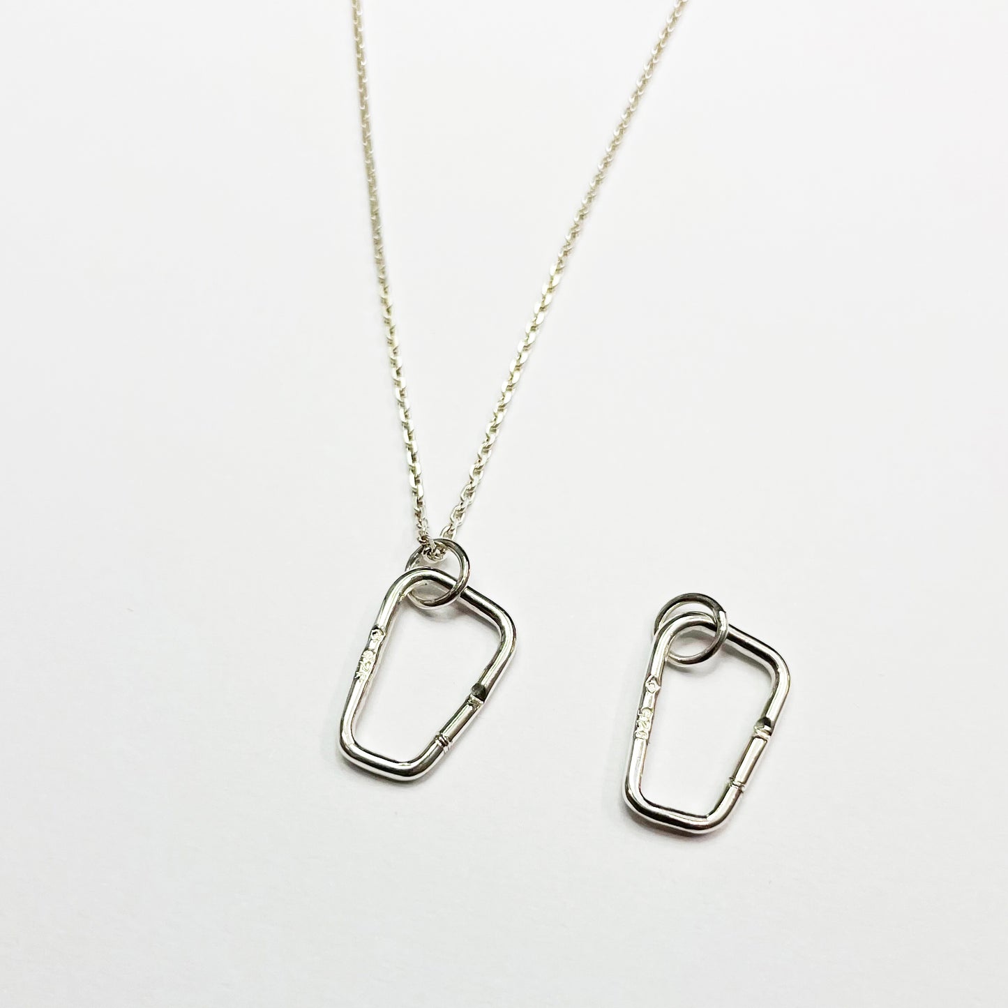Karabiner mit/ohne Silberkette