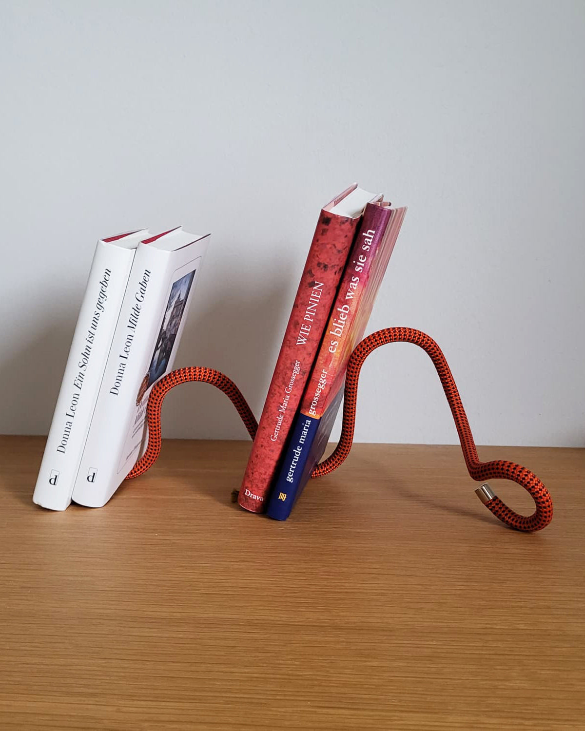 kletterseil aufbewahren soulseil Flaschenhalter/ Bücherständer aus Kletterseil – soulseil