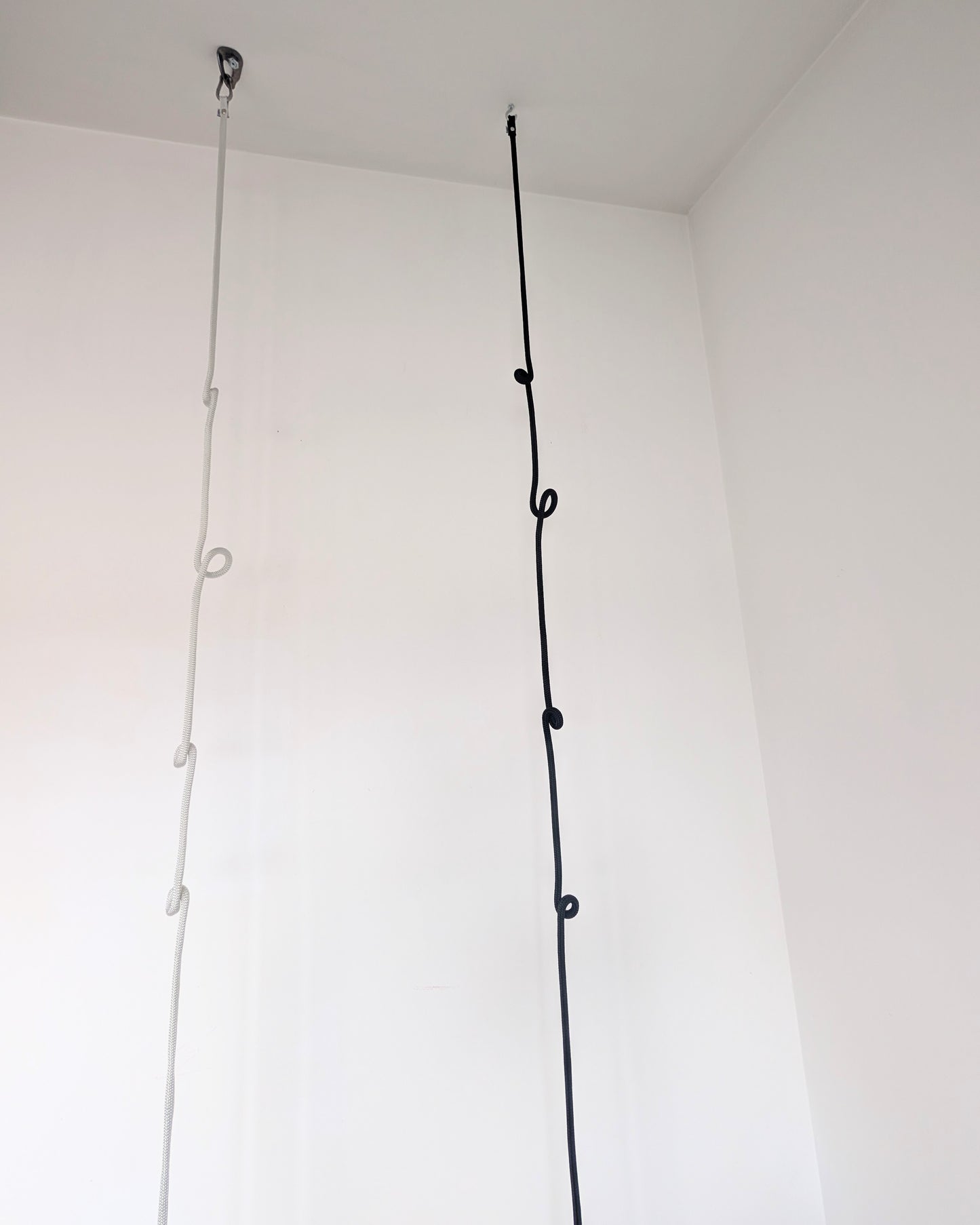 Cloakroom, ceiling
